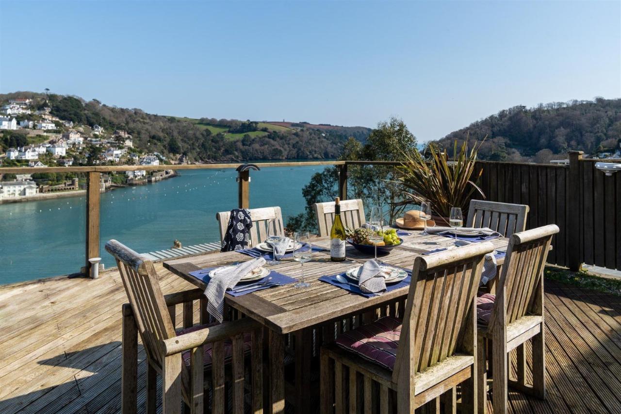 Uphigh - Elevated Family Home With Stunning River Views 다트머스 외부 사진